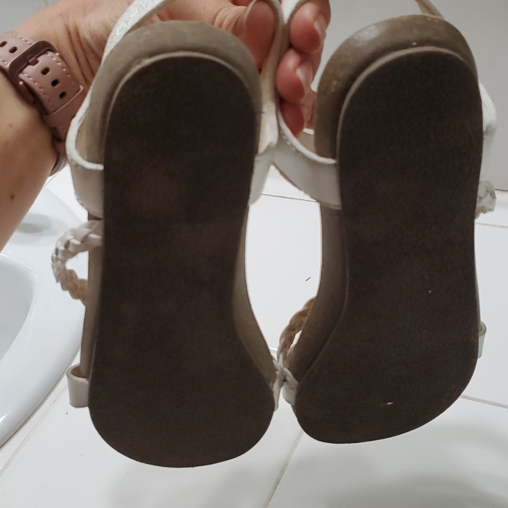 Girls blowfish sandles - Picture 4 of 6